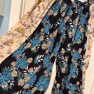 GUC PLUS SIZE SPLIT SKIRT WIDE LEG CAPRIS PANTS SIZE 2XL